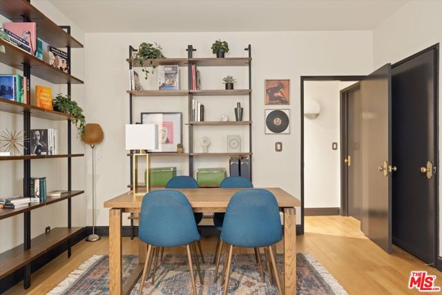 2222 N Beachwood Drive, Los Angeles CA: https://media.crmls.org/mediaz/fd654cb5-dd62-4326-9dd3-fa2f984213a8.jpg