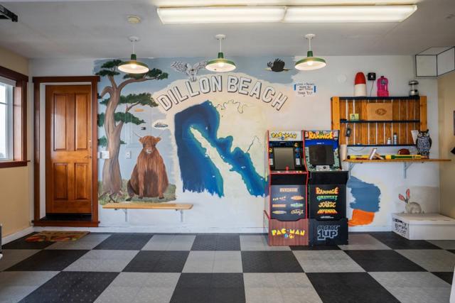 10 Maui Lane, Dillon Beach CA: https://media.crmls.org/mediaz/fd659636-3488-4bb2-ad1d-e4723a55e835.jpg