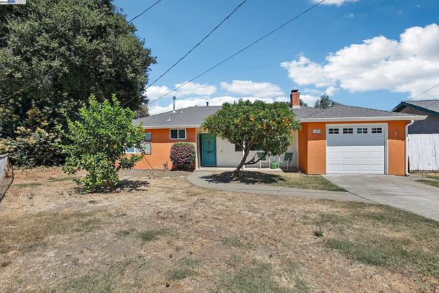37709 Arlene Court, Fremont CA: https://media.crmls.org/mediaz/fd664d62-3da5-403d-aa9d-7376d47b7913.jpg