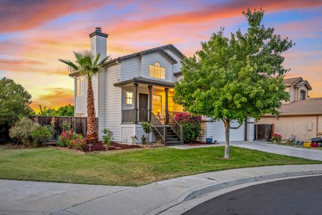 9082 Spencer Court, Gilroy CA: https://media.crmls.org/mediaz/fd68a382-7b2a-4241-a419-ae99806704c2.jpg