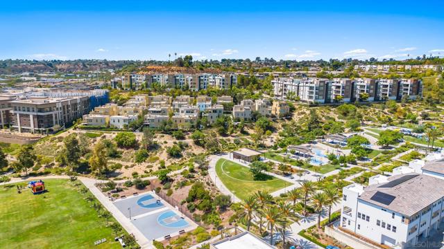 2400 Community Ln, San Diego CA: https://media.crmls.org/mediaz/fd696fc7-a40b-4d50-8322-ba2c4cd561b8.jpg