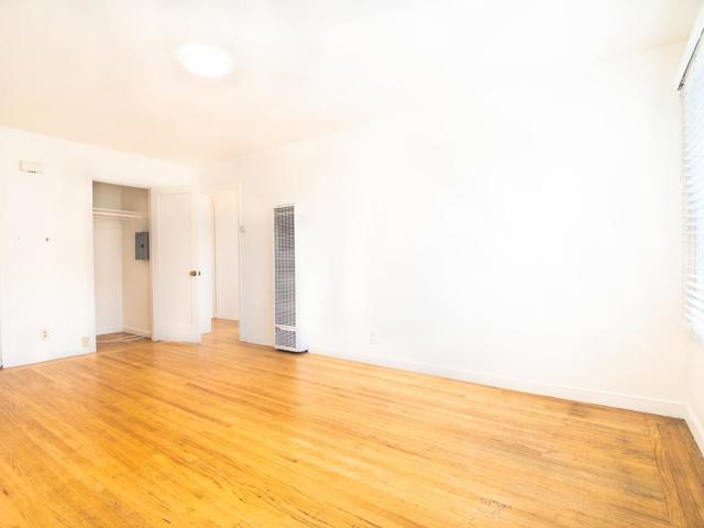 404 Spruce Avenue, South San Francisco CA: https://media.crmls.org/mediaz/fd698012-76b6-465e-96a4-9d4ea19eb2df.jpg