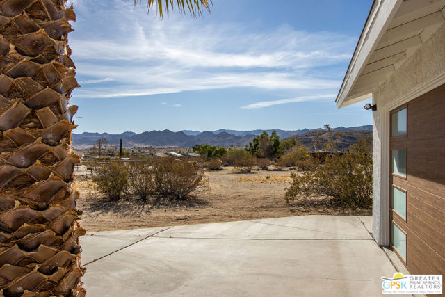 4742 Avenida La Flora Desierta, Joshua Tree CA: https://media.crmls.org/mediaz/fd6b9e4a-bb2d-4904-b08e-0533b6f32dd0.jpg