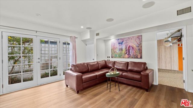 12440 Walsh Avenue, Los Angeles CA: https://media.crmls.org/mediaz/fd6c1677-8f50-4fd2-82e5-438db577d7af.jpg