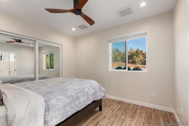 9431 W Lilac Rd, Escondido CA: https://media.crmls.org/mediaz/fd6cb631-32b0-4188-8149-b433fc91088d.jpg