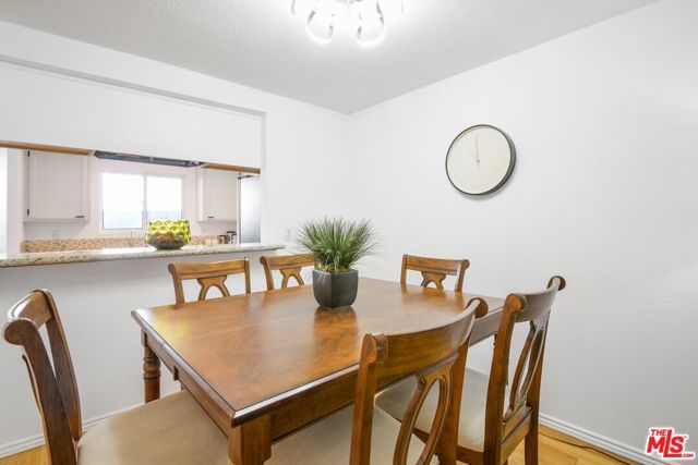 1335 Newport Avenue, Long Beach CA: https://media.crmls.org/mediaz/fd6d0435-71a4-4002-a9dd-7953faf0b338.jpg