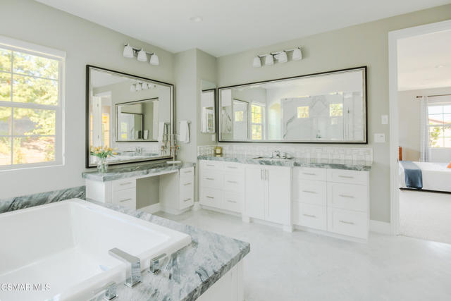 1323 Arroyo View Street, Thousand Oaks CA: https://media.crmls.org/mediaz/fd6e7106-d0ad-487f-8f28-f29bc8a9a28d.jpg