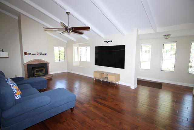 16328 Bassett Court, Ramona CA: https://media.crmls.org/mediaz/fd6ed272-120a-4387-8575-4269627cba81.jpg