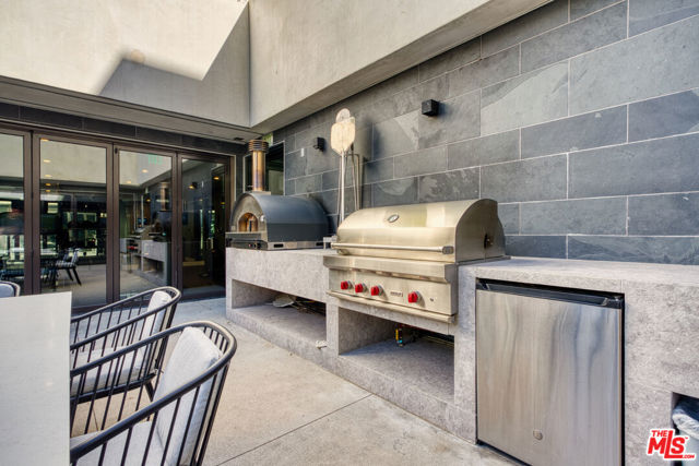 411 S Hamel Road, Los Angeles CA: https://media.crmls.org/mediaz/fd6f66f4-4457-4d8f-813a-bb6d4ffe05c8.jpg