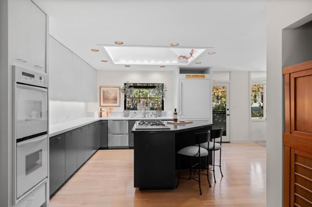 2606 Martinez Drive, Burlingame CA: https://media.crmls.org/mediaz/fd6fc6d3-2ca1-40e3-a851-16171a971c74.jpg