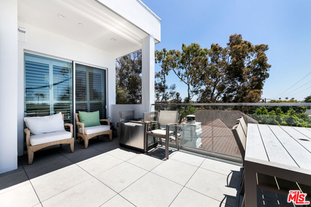 1951 Manning Avenue, Los Angeles CA: https://media.crmls.org/mediaz/fd6fd081-5e3d-4060-9f3e-8626ed883ecc.jpg