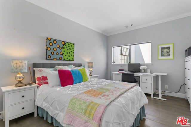 310 Tahiti Way, Marina del Rey CA: https://media.crmls.org/mediaz/fd7081cf-f0df-47c6-97b3-20672ba6100d.jpg