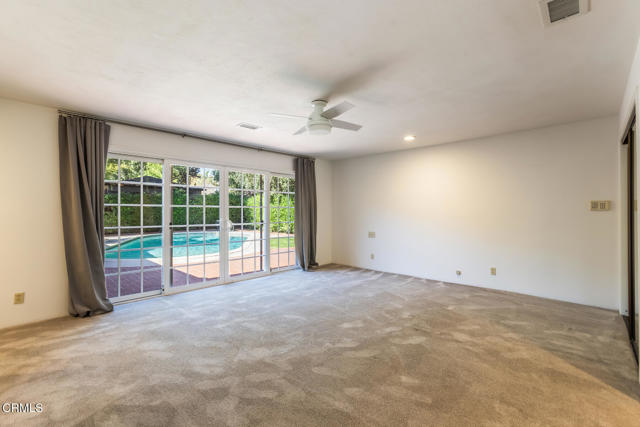 4308 Hayman Avenue, La Canada Flintridge CA: https://media.crmls.org/mediaz/fd71589b-6b25-41a7-8b55-307f9e3e4513.jpg