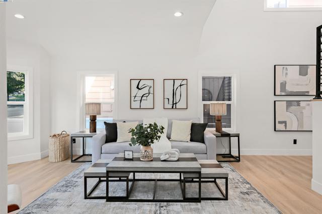 3198 Vintage Crest Dr, San Jose CA: https://media.crmls.org/mediaz/fd717776-08d9-4598-8cdd-2597c887ad28.jpg