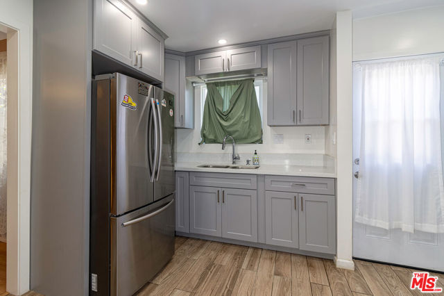 2807 S Bedford Street, Los Angeles CA: https://media.crmls.org/mediaz/fd71b2ee-ab8a-4f01-a218-682cf97439ce.jpg