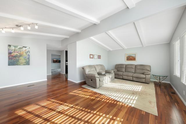 1058 Via Grande, Cathedral City CA: https://media.crmls.org/mediaz/fd72b4ad-96de-4a96-ac3b-47dfa9e24139.jpg