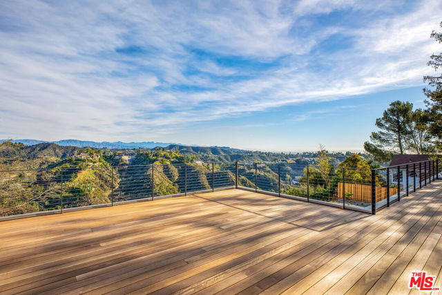 1448 STRADELLA Road, Los Angeles CA: https://media.crmls.org/mediaz/fd737564-9fd4-4473-af19-66c275bf1c87.jpg