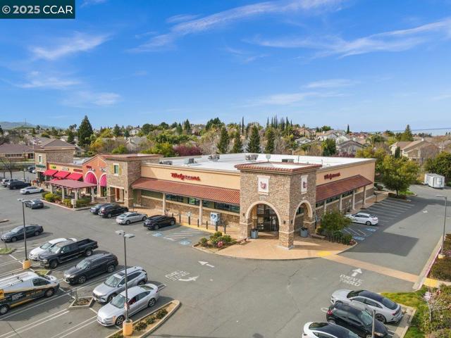 2762 St Andrews Dr, Brentwood CA: https://media.crmls.org/mediaz/fd768f62-5abf-4ddd-9c4f-eceba0094b44.jpg