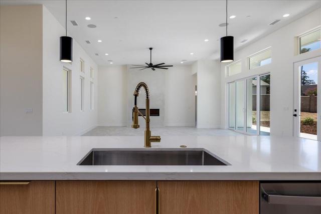 4195 Evergreen Lane, Banning CA: https://media.crmls.org/mediaz/fd792487-f2c2-4535-b85d-19482bfaf1c7.jpg