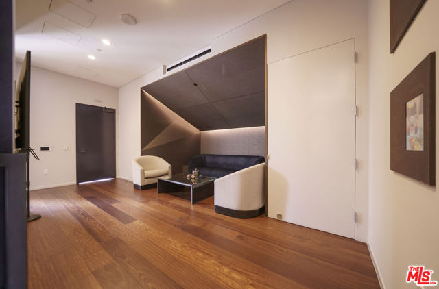 889 Francisco Street, Los Angeles CA: https://media.crmls.org/mediaz/fd79ef3c-aee6-42b9-81e4-bff5d555bacc.jpg