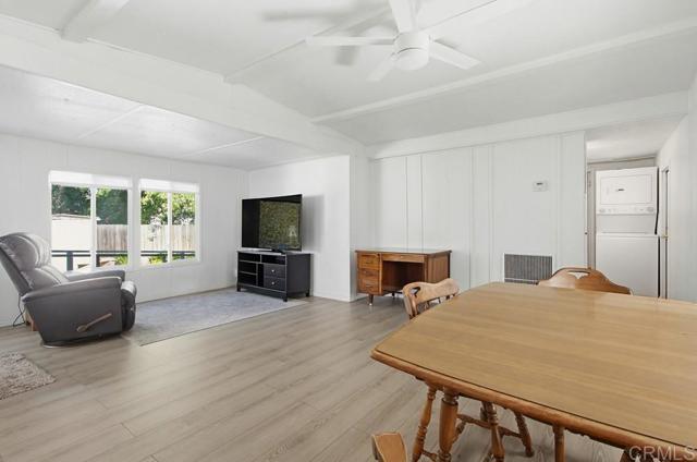 Detail Gallery Image 4 of 39 For 1120 E Mission Rd #SPACE 44,  Fallbrook,  CA 92028 - 1 Beds | 1 Baths