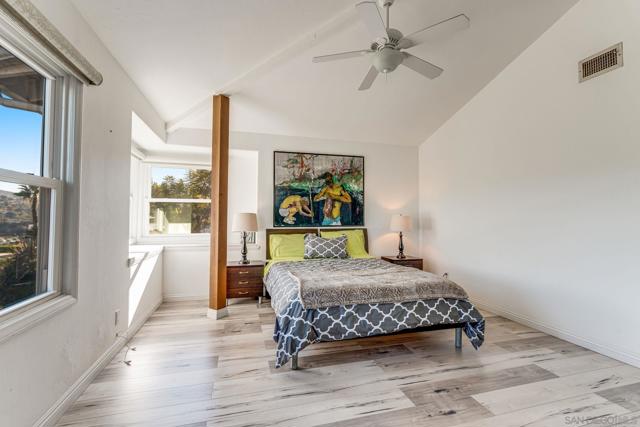Image 41 of 67 For 2608 La Costa Ave