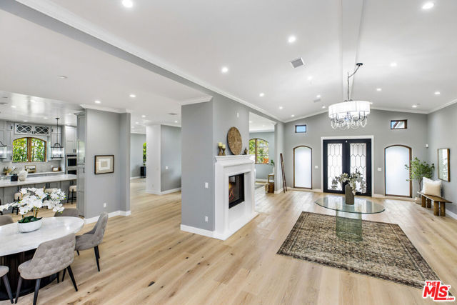 6888 Alta Vista Drive, Rancho Palos Verdes CA: https://media.crmls.org/mediaz/fd7b7b47-ff15-4a7a-81c4-d2b5c42665a8.jpg