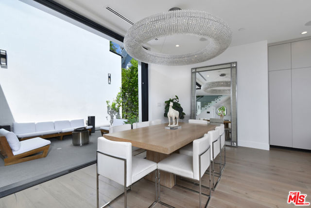 5316 Lennox, Sherman Oaks CA: https://media.crmls.org/mediaz/fd7bc0ac-c05f-4665-ab10-9f2aa8c78f99.jpg