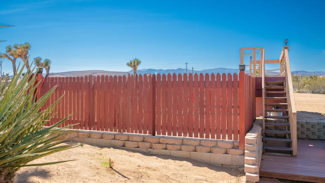 58189 Sunny Sands Drive, Yucca Valley CA: https://media.crmls.org/mediaz/fd7bd9db-ceef-4d8d-bbce-b0578a361c46.jpg