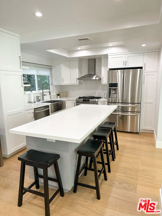 910 19th Street, Santa Monica CA: https://media.crmls.org/mediaz/fd7be953-8ed7-4459-893f-4b0ff2205675.jpg