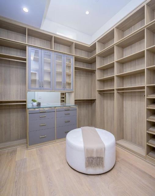 1027 Waverley Street, Palo Alto CA: https://media.crmls.org/mediaz/fd7c597f-50d9-48c6-9db0-dbd5133d5837.jpg