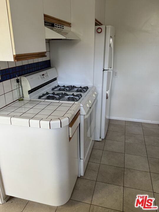 7917 Norton Avenue, West Hollywood CA: https://media.crmls.org/mediaz/fd7c851f-f7e6-48bb-86a6-52a37da750b0.jpg