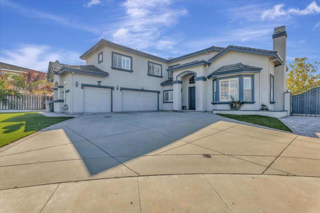 5213 Silvercrest Ridge Court, San Jose CA: https://media.crmls.org/mediaz/fd7cfad6-37aa-44ee-9203-39c7704150d3.jpg