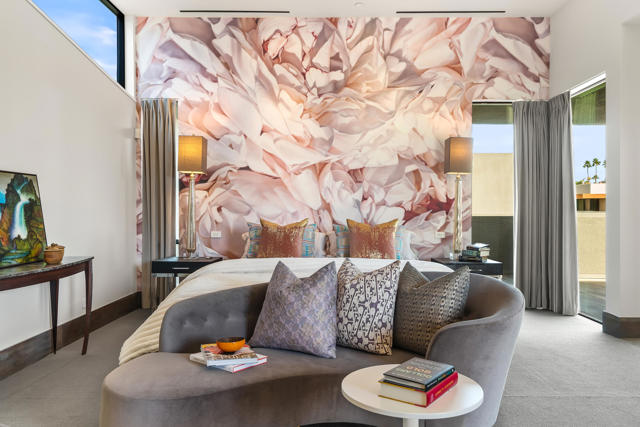 427 N Avenida Caballeros, Palm Springs CA: https://media.crmls.org/mediaz/fd7d411c-1512-4a59-9023-2bdac089065e.jpg