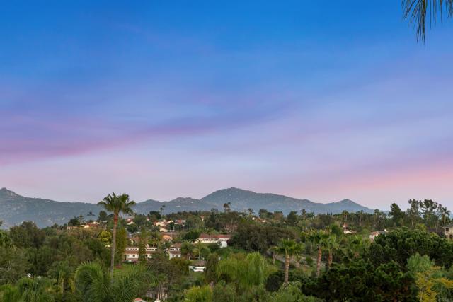 2034 Ridgecrest Place, Escondido CA: https://media.crmls.org/mediaz/fd7d5911-075f-4978-a7d2-f889e5d48d41.jpg