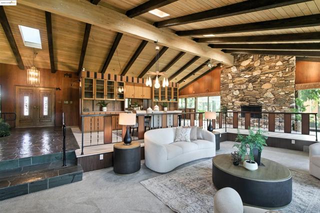 3112 View Drive, Antioch CA: https://media.crmls.org/mediaz/fd7d5a32-45a4-4c9e-99f2-ee6033c4143c.jpg