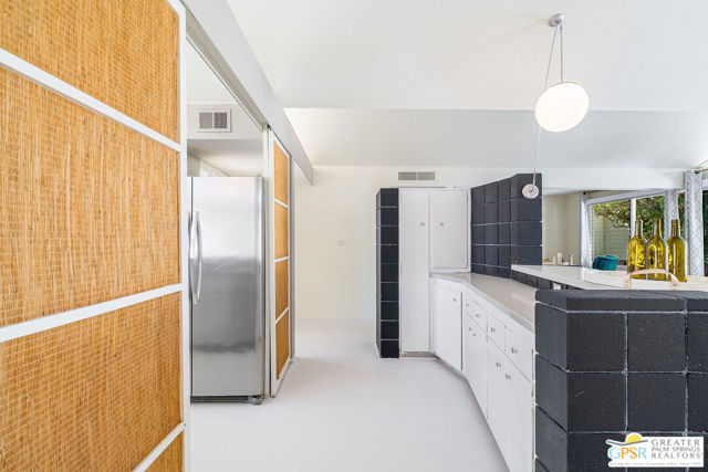 1772 S Araby Drive, Palm Springs CA: https://media.crmls.org/mediaz/fd7da245-b51f-4300-9577-fa892c1faddc.jpg