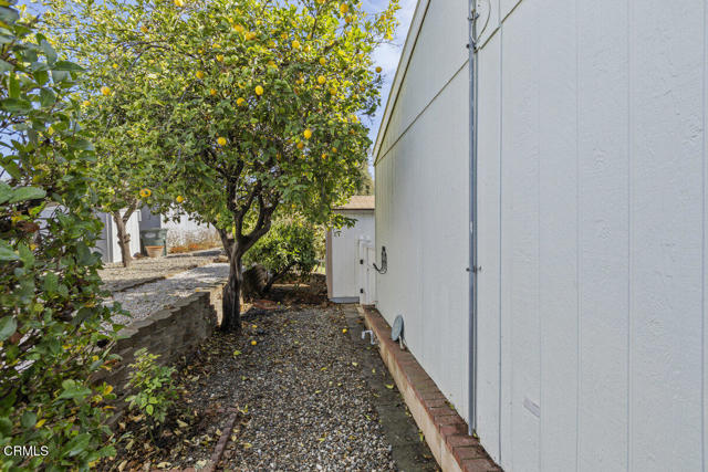 Detail Gallery Image 21 of 30 For 17 Chaucer Ln #17,  Ventura,  CA 93003 - 2 Beds | 2 Baths