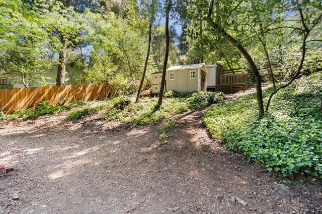345 Saint Francis Drive, Boulder Creek CA: https://media.crmls.org/mediaz/fd7de217-9ddd-4596-8c7a-3e567966d8ee.jpg