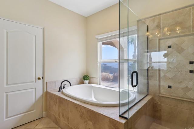 944 Rainbow Crest Road, Fallbrook CA: https://media.crmls.org/mediaz/fd7dfe32-c165-4726-9f6a-1f3e49119372.jpg