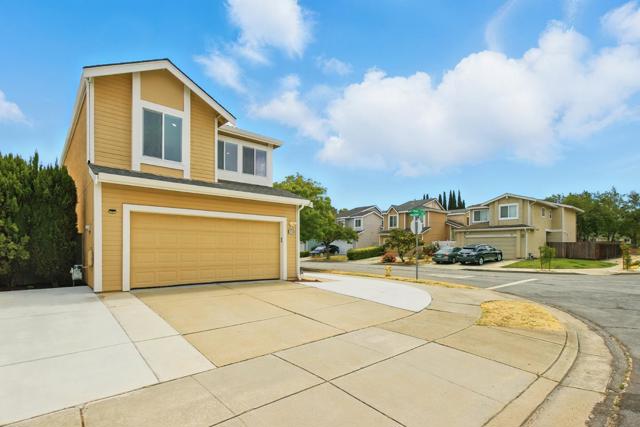 34348 Siward Drive, Fremont CA: https://media.crmls.org/mediaz/fd7ef8bb-84c3-48f6-b2e6-e0c3e1db4791.jpg