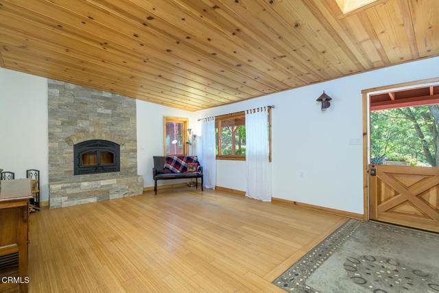 Detail Gallery Image 14 of 75 For 11461 Riverwood Dr, Sunland,  CA 91040 - 3 Beds | 2 Baths