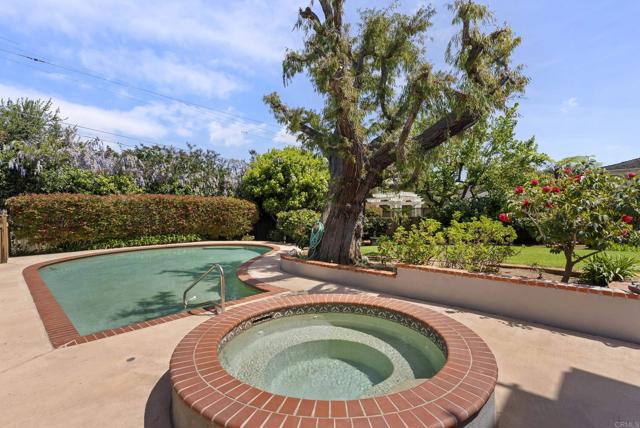 1451 Savoy Circle, San Diego CA: https://media.crmls.org/mediaz/fd80d409-4db6-4a88-96e3-44fe121c62e5.jpg