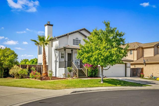 9082 Spencer Court, Gilroy CA: https://media.crmls.org/mediaz/fd80f19b-b824-4c8e-bfc8-289b616b64db.jpg
