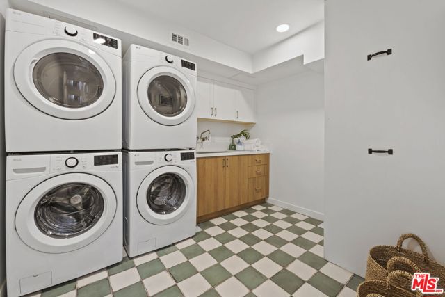 431 Montana Circle, Ojai CA: https://media.crmls.org/mediaz/fd8186e2-4c40-487d-829e-53e22bfdc3c6.jpg