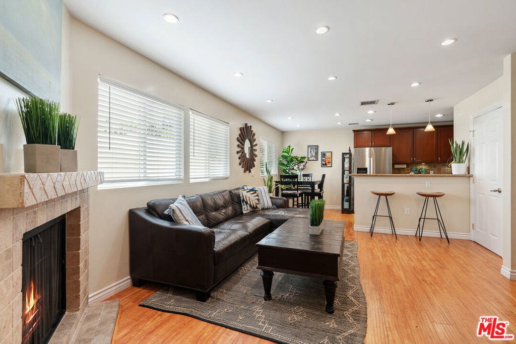 10908 Camarillo Street 102, North Hollywood, CA 91602
