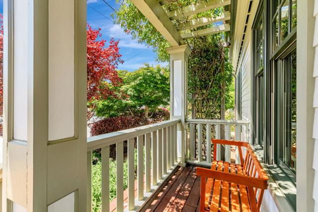 5005 Emerald Street, Capitola CA: https://media.crmls.org/mediaz/fd81f835-a7d2-48b1-af51-1f3af62cca4c.jpg