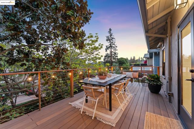 952 Kingston Ave, Piedmont CA: https://media.crmls.org/mediaz/fd820284-e479-4dfa-949d-9f085a640c8e.jpg