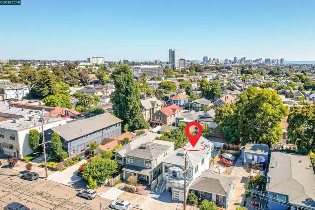 767 47Th St, Oakland CA: https://media.crmls.org/mediaz/fd826d75-d317-4328-85ab-db21110c97ee.jpg