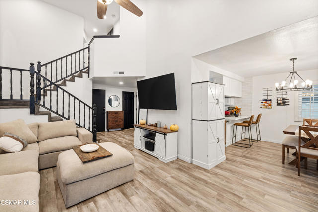 2782 Lemon Drive, Simi Valley CA: https://media.crmls.org/mediaz/fd827834-295d-4854-a2fa-8b851fe83381.jpg